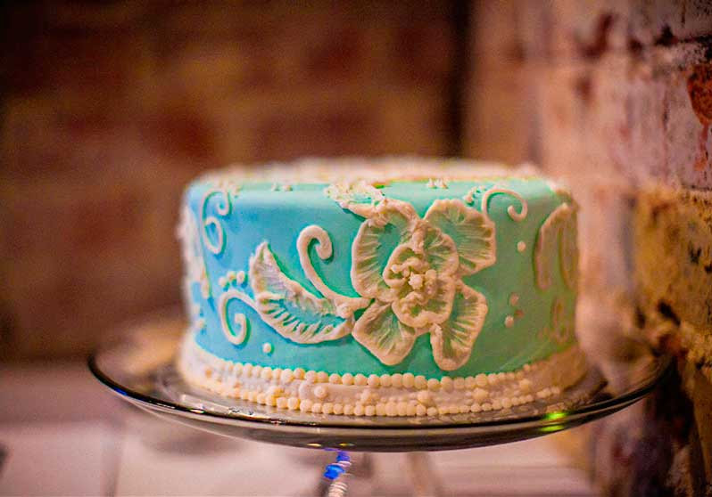Rushing for a Cake? 6 Bakeries that will save your life in the last minute